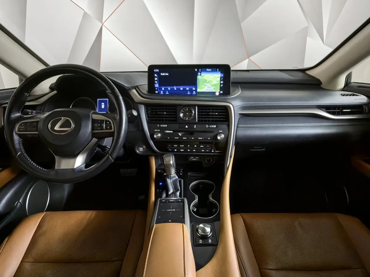 Lexus RX 2.0 AT AWD (238 л.с.) Executive Красный в АВИЛОН. Слайд №13