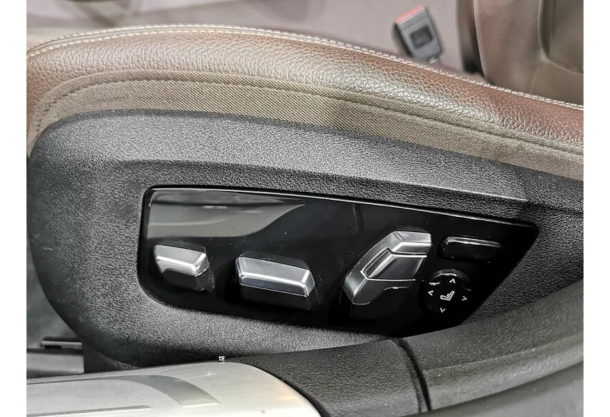 BMW 7 серия 730i Steptronic (249 л.с.) M Sport Pure Серый в АВИЛОН. Слайд №16