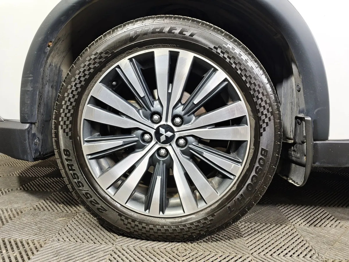 Mitsubishi Outlander 2.0 CVT 4WD (146 л.с.) Instyle E29 Белый в АВИЛОН. Слайд №9