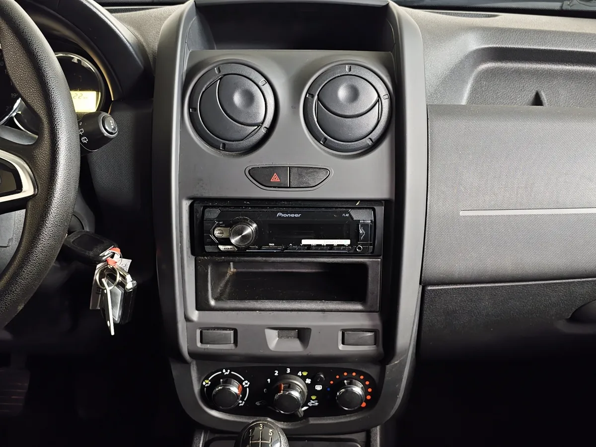Renault Duster 1.6 MT (114 л.с.) Серый в АВИЛОН. Слайд №15