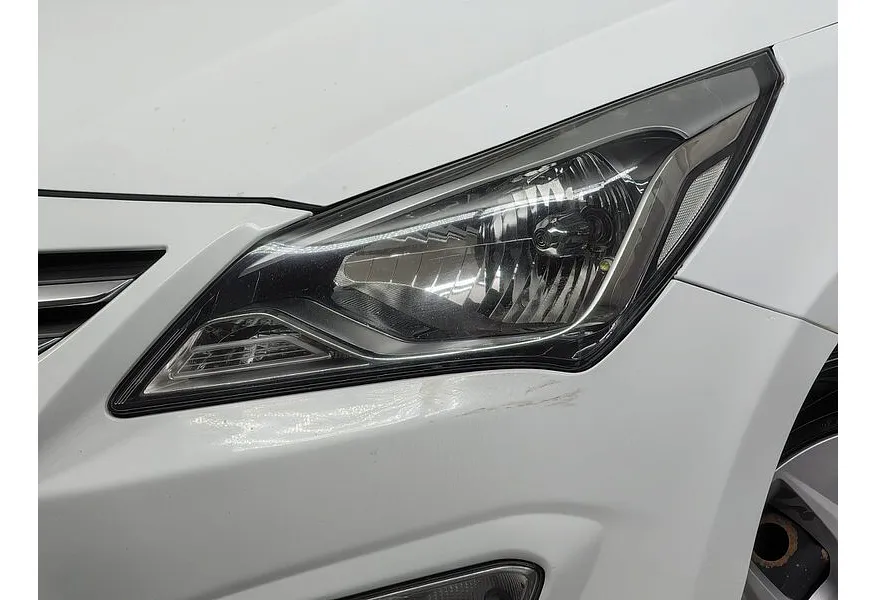 Hyundai Solaris 1.6 MT (123 л.с.) Comfort + Winter Белый в АВИЛОН. Слайд №10