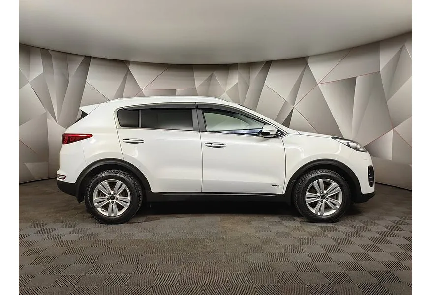 Kia Sportage 2.0 AT 4WD (150 л.с.) Luxe Белый в АВИЛОН. Слайд №6