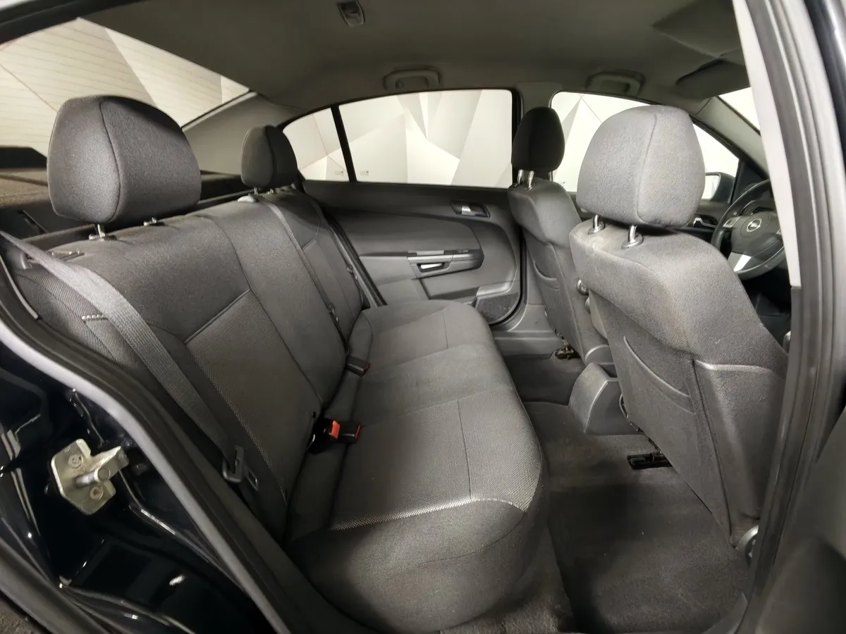 Opel Astra 1.6 Easytronic (115 л.с.) base Черный в АВИЛОН. Слайд №16