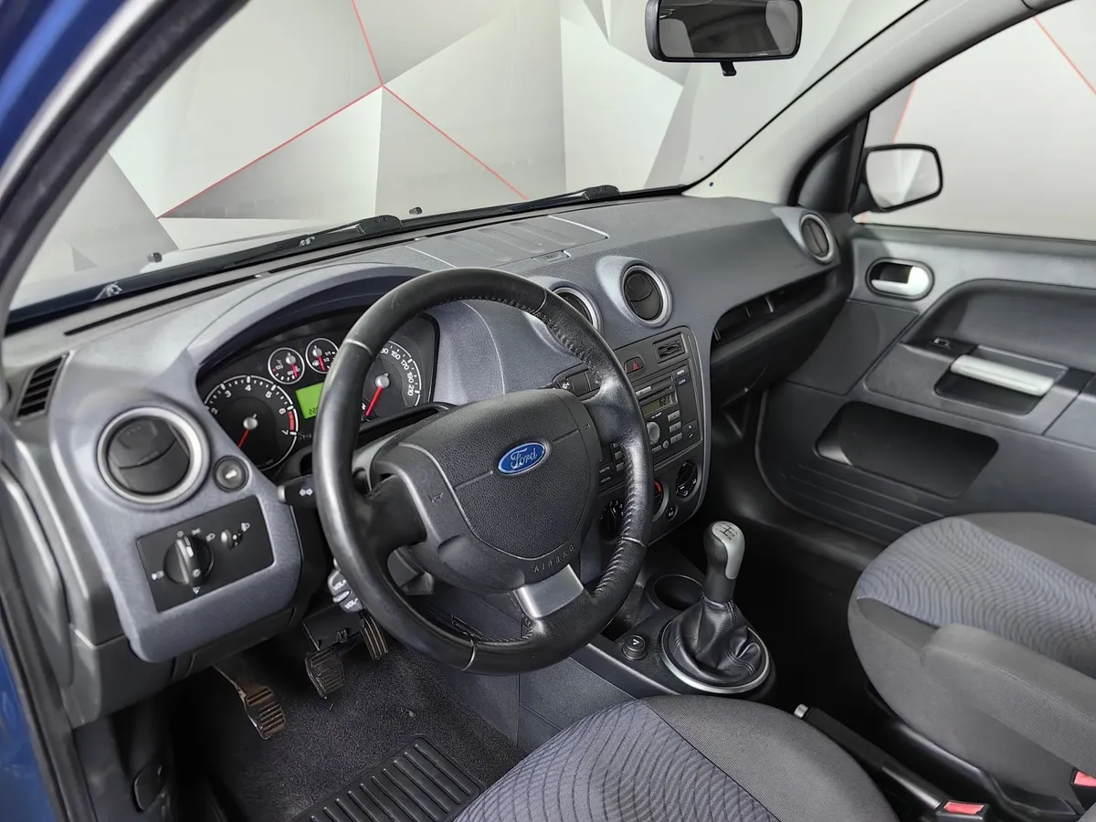 Ford Fusion 1.6 MT (100 л.с.) Trend Синий в АВИЛОН. Слайд №16