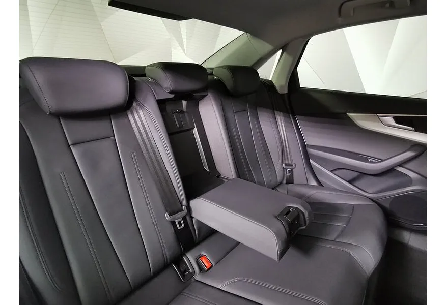 Audi A4 2.0 TFSI S tronic (150 л.с.) Белый в АВИЛОН. Слайд №17