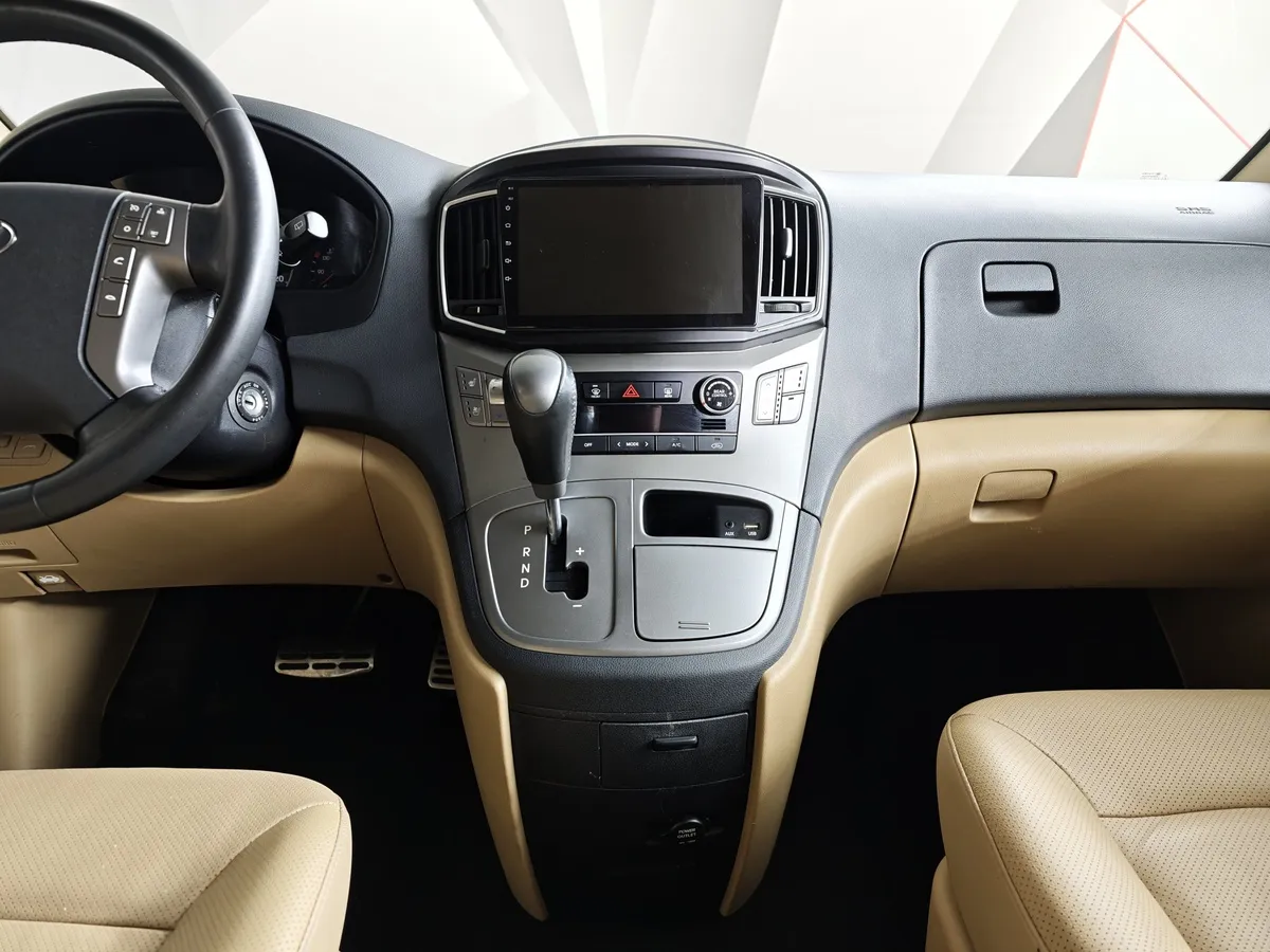 Hyundai H-1 2.5 CRDi AT (170 л.с.) Business (JP6) Черный в АВИЛОН. Слайд №15
