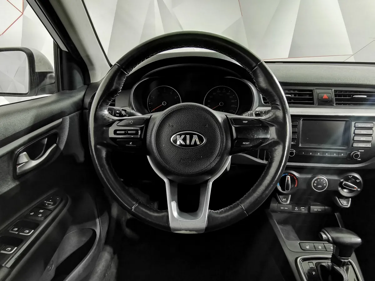 Kia Rio X-Line 1.6 AT (123 л.с.) Comfort Белый в АВИЛОН. Слайд №19