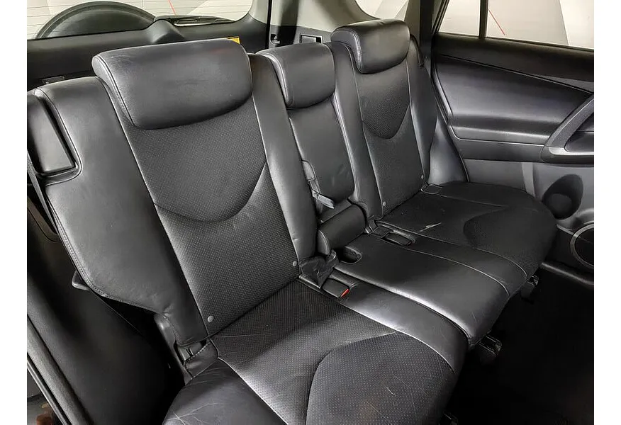 Toyota RAV4 2.4 CVT AWD (170 л.с.) Черный в АВИЛОН. Слайд №15