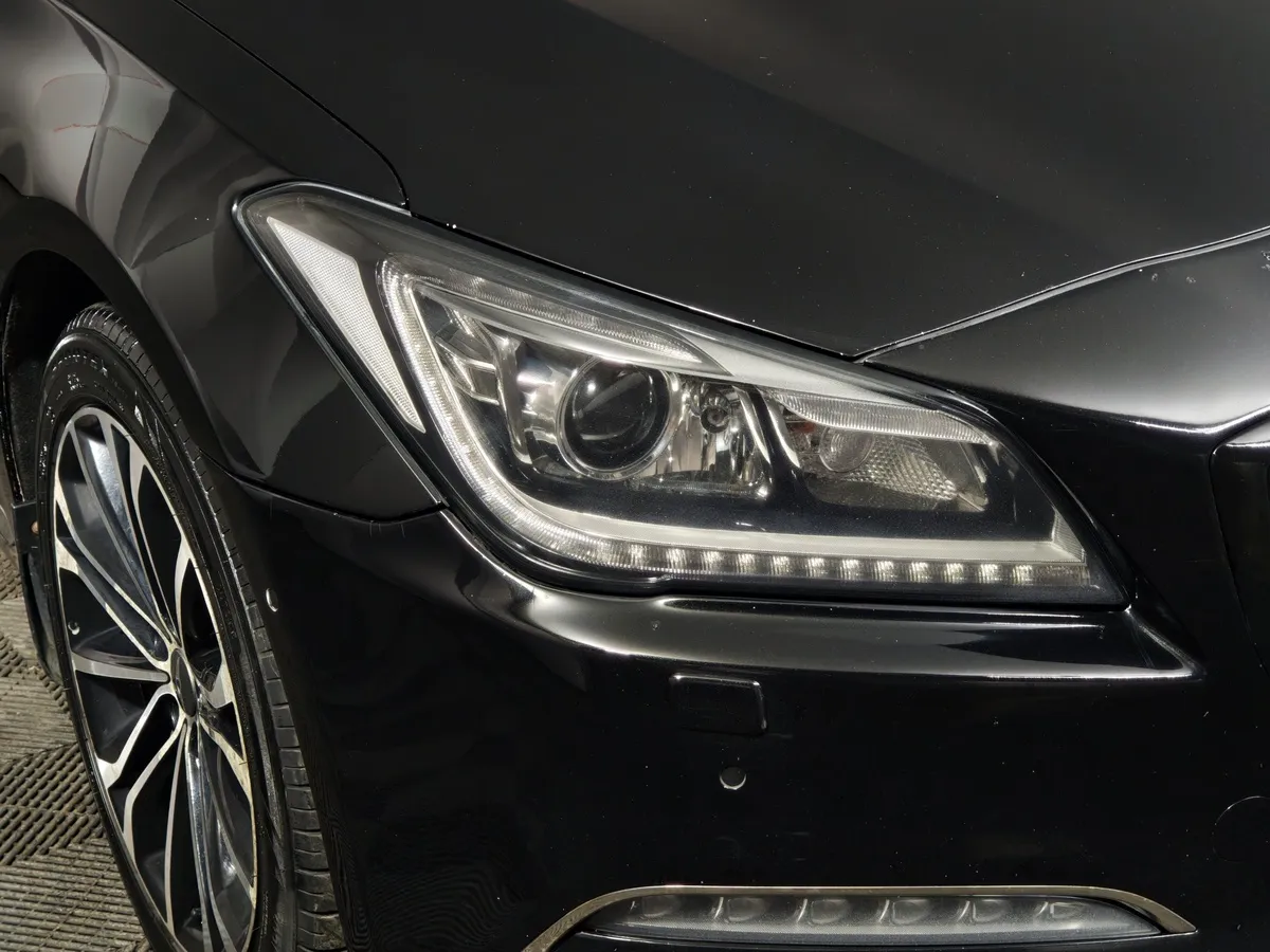 Hyundai Genesis 3.0 AT AWD (249 л.с.) Luxury Черный в АВИЛОН. Слайд №10