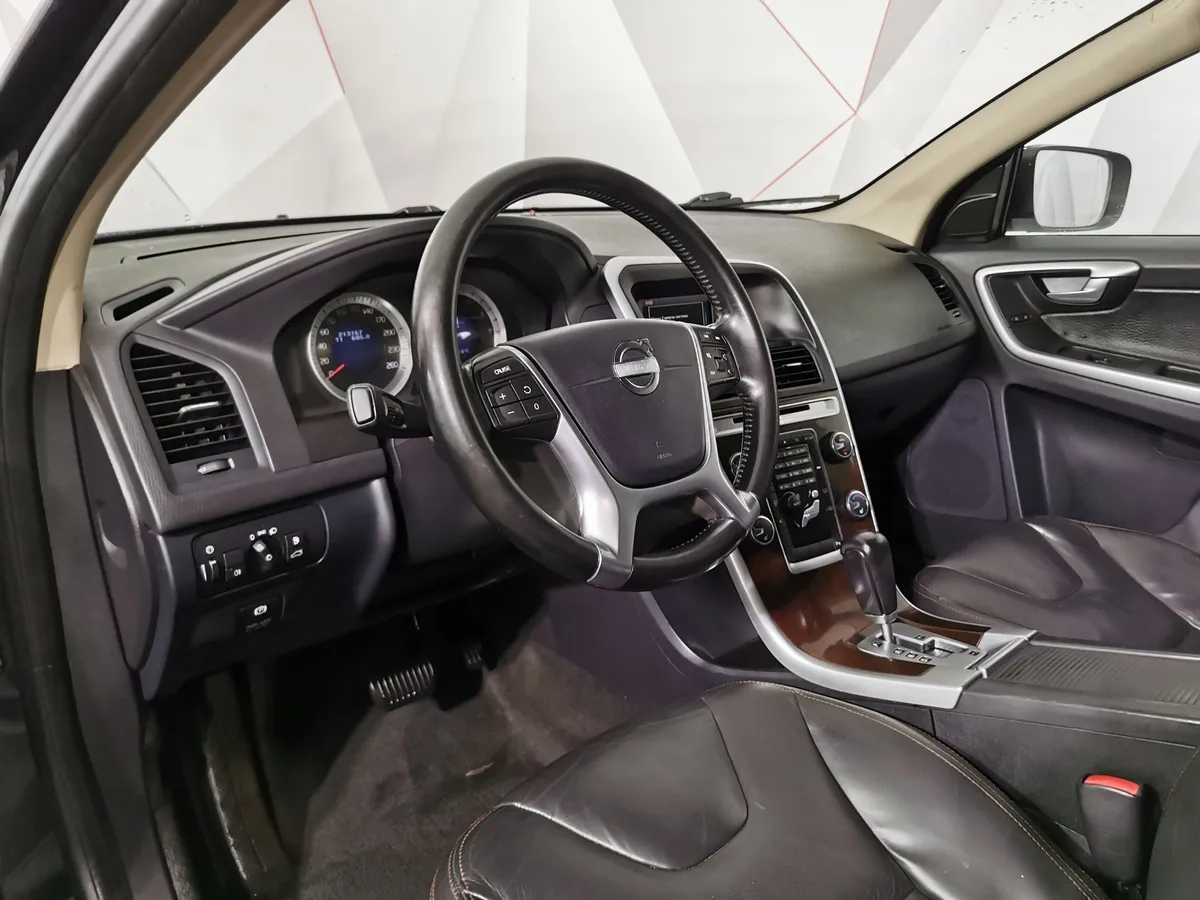Volvo XC60 2.0 T AT (203 л.с.) Черный в АВИЛОН. Слайд №18