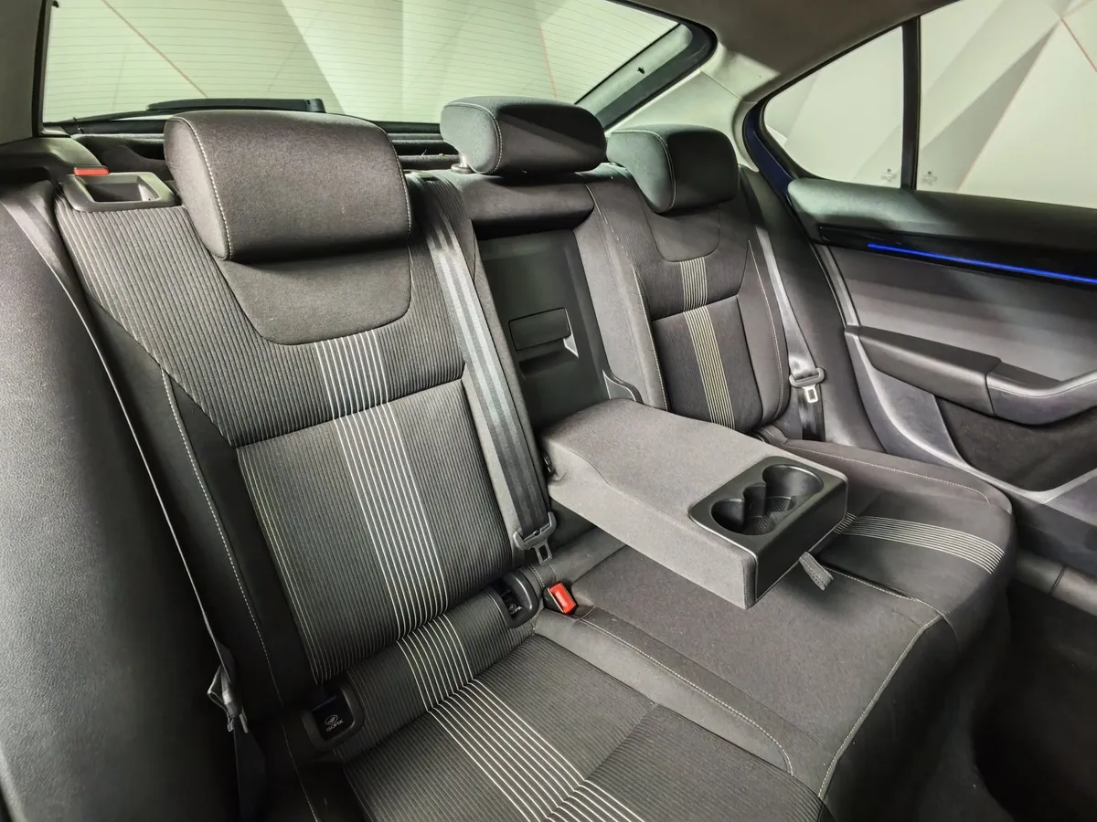 Skoda Octavia 1.6 MPI AT (110 л.с.) Синий в АВИЛОН. Слайд №17