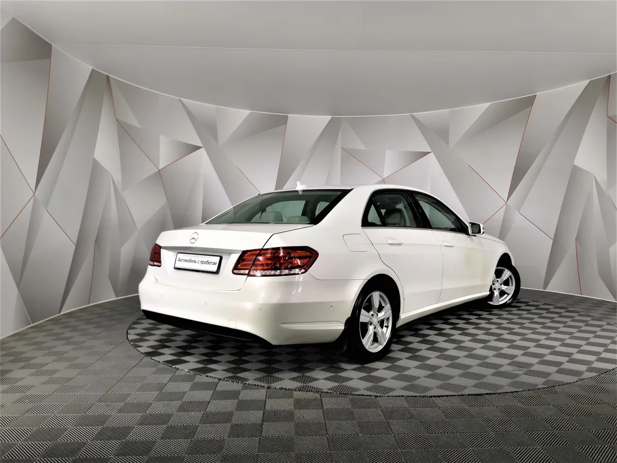 Mercedes-Benz E-Класс E 200 T BlueEfficiency 7G-Tronic Plus (184 л.с.) Белый в АВИЛОН. Слайд №2