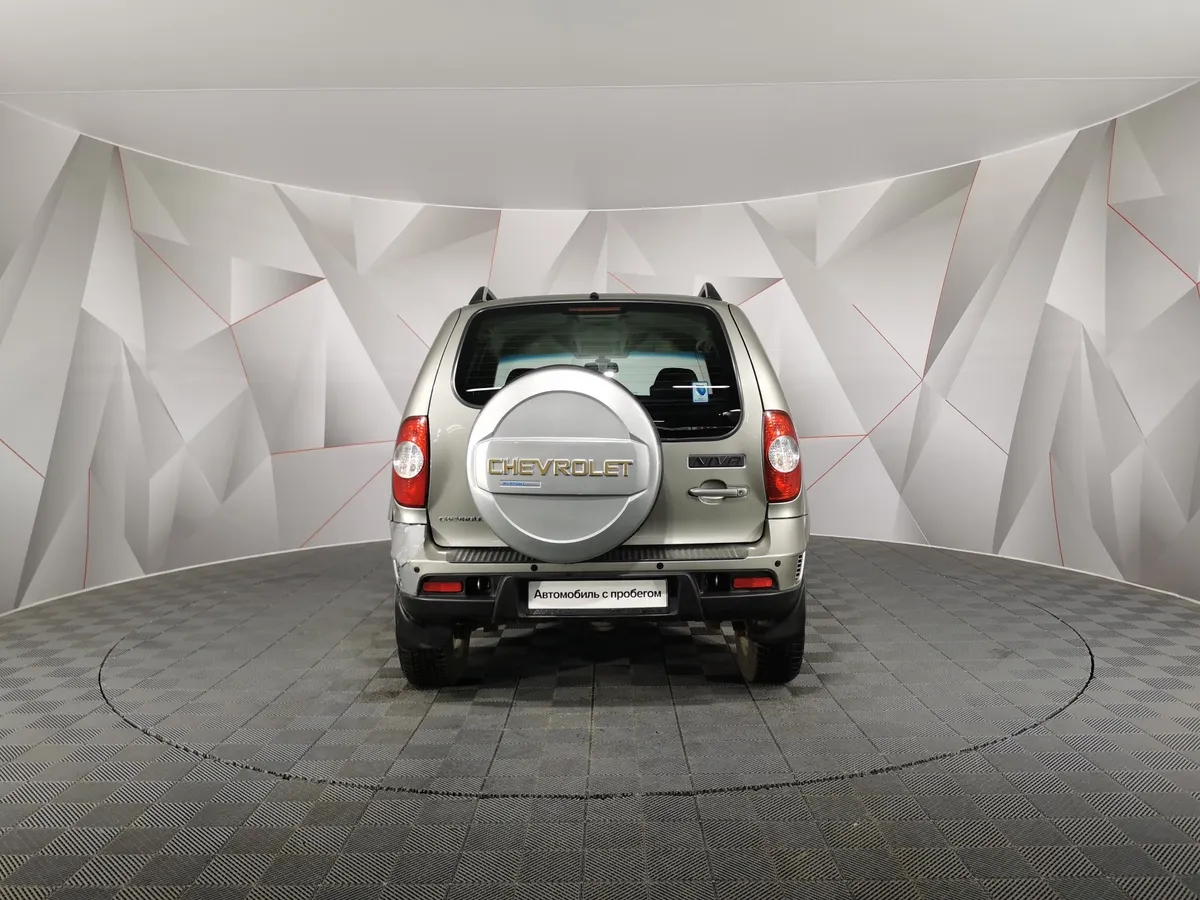 Chevrolet Niva 1.7 MT (80 л.с.) Коричневый в АВИЛОН. Слайд №8