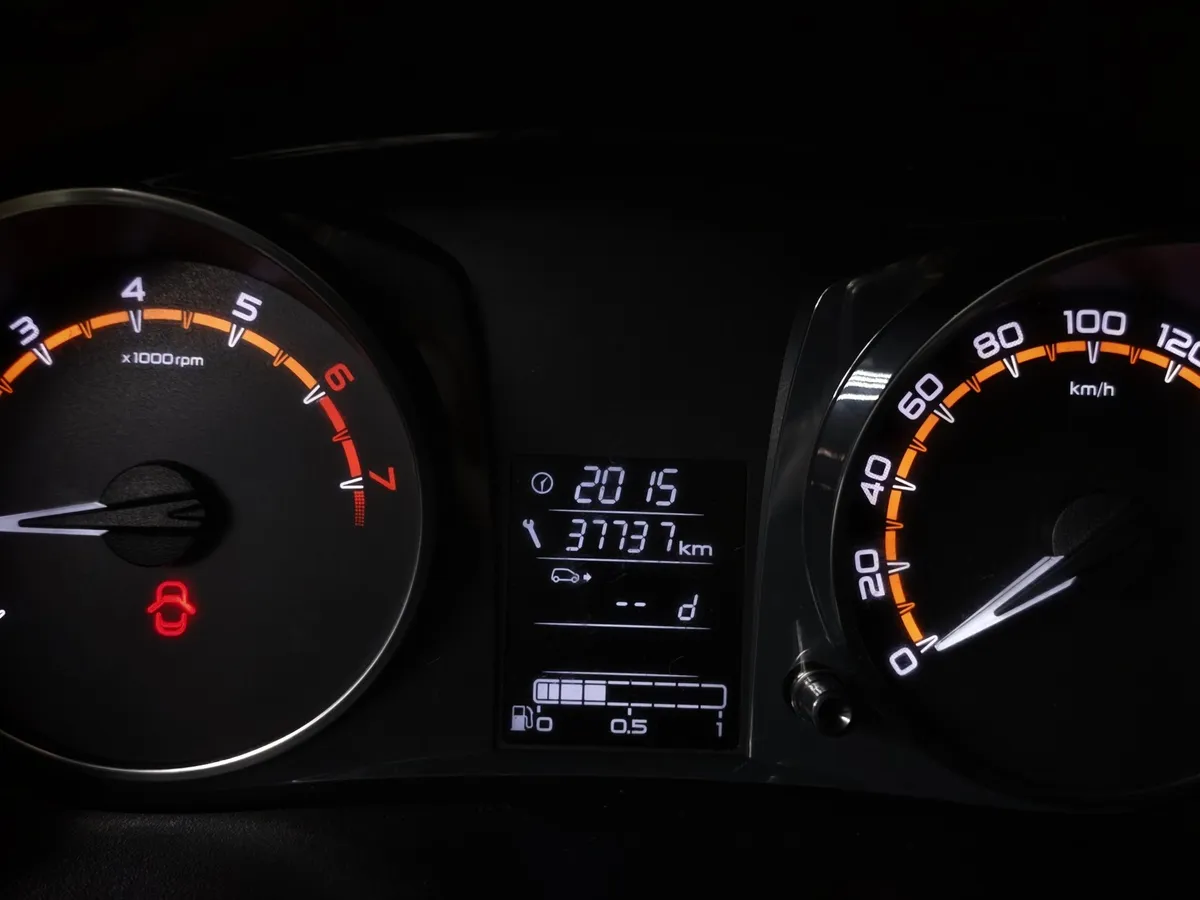 ВАЗ (Lada) Granta 1.6 MT 8кл (87 л.с.) Белый в АВИЛОН. Слайд №15