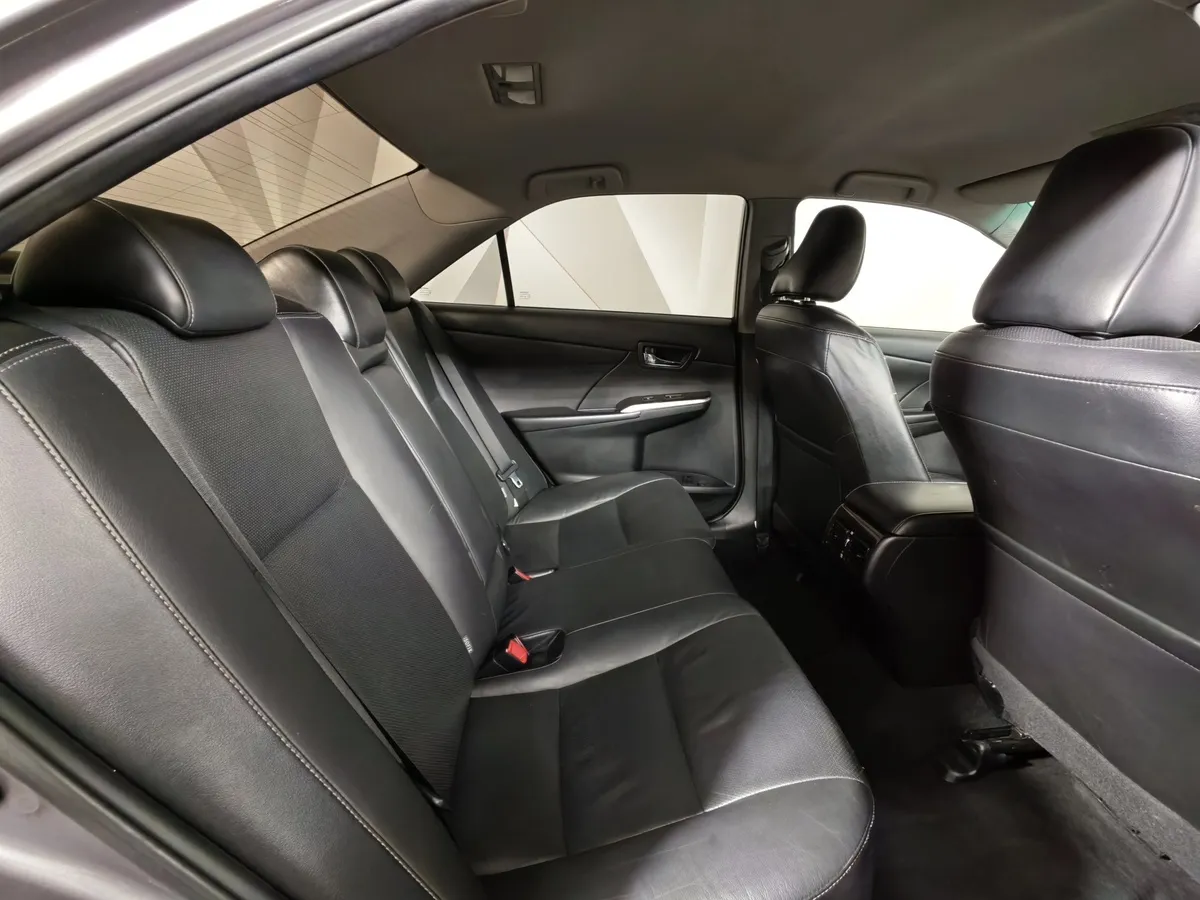 Toyota Camry 2.5 AT (181 л.с.) Серый в АВИЛОН. Слайд №15