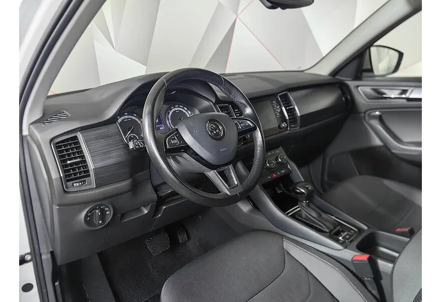 АВИЛОН - Skoda Kodiaq 1.4 TSI DSG 4X4 (150 л.с.) Белый - slide 10