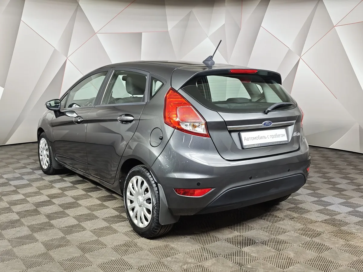Ford Fiesta 1.4 MT (80 л.с.) Ghia Серый в АВИЛОН. Слайд №4