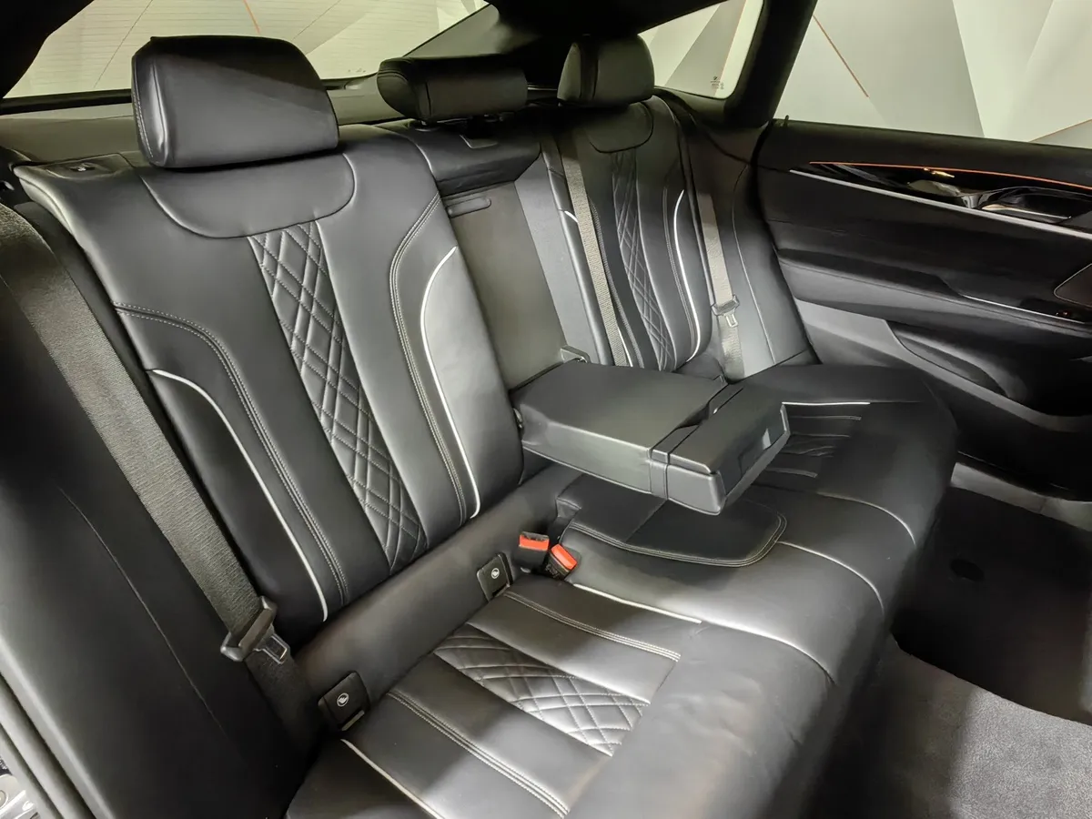 BMW 6 серия 630d xDrive Steptronic (249 л.с.) Черный в АВИЛОН. Слайд №14