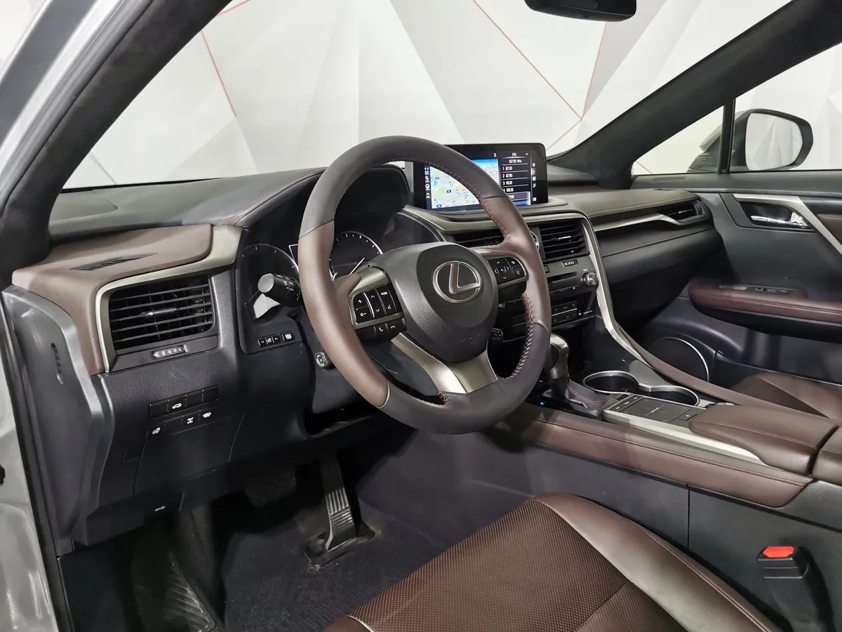 Lexus RX 2.0 AT AWD (238 л.с.) Executive Серый в АВИЛОН. Слайд №18