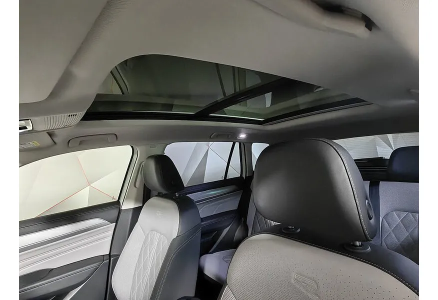 Volkswagen Tavendor 2.0TSI DSG 4WD (220 л.с.) R-Line Touring Edition Белый в АВИЛОН. Слайд №21