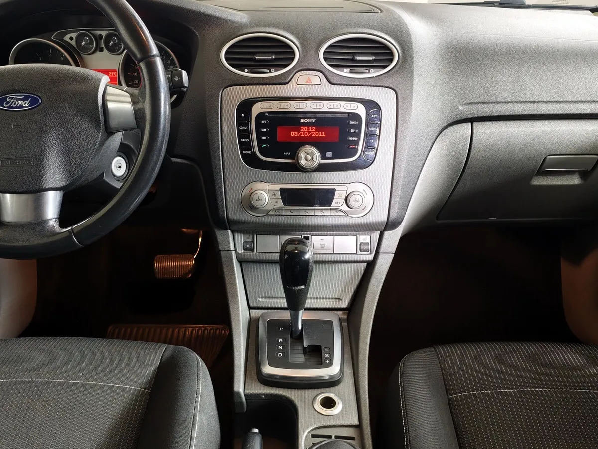 Ford Focus 2.0 AT (145 л.с.) Titanium Серебристый в АВИЛОН. Слайд №15