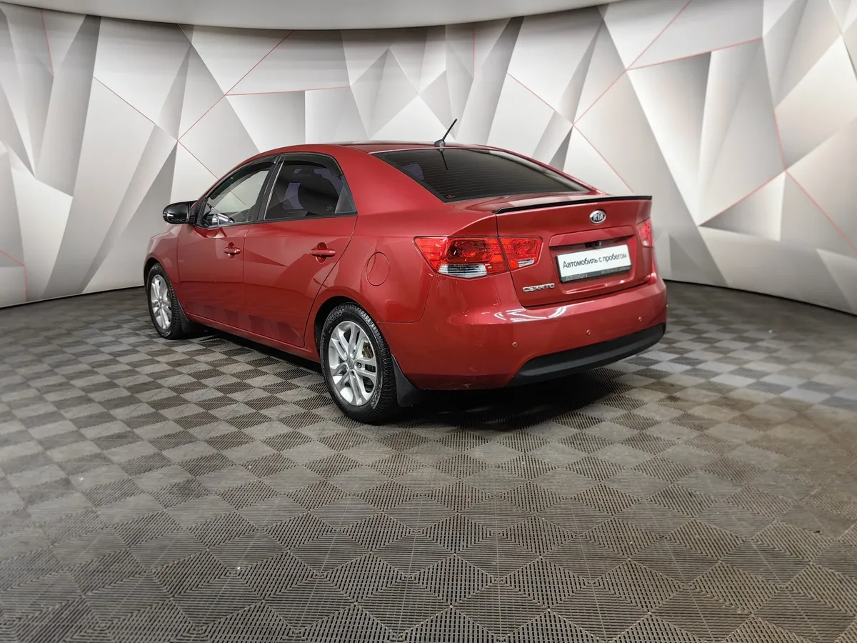 Kia Cerato 1.6 AT (126 л.с.) Красный в АВИЛОН. Слайд №4