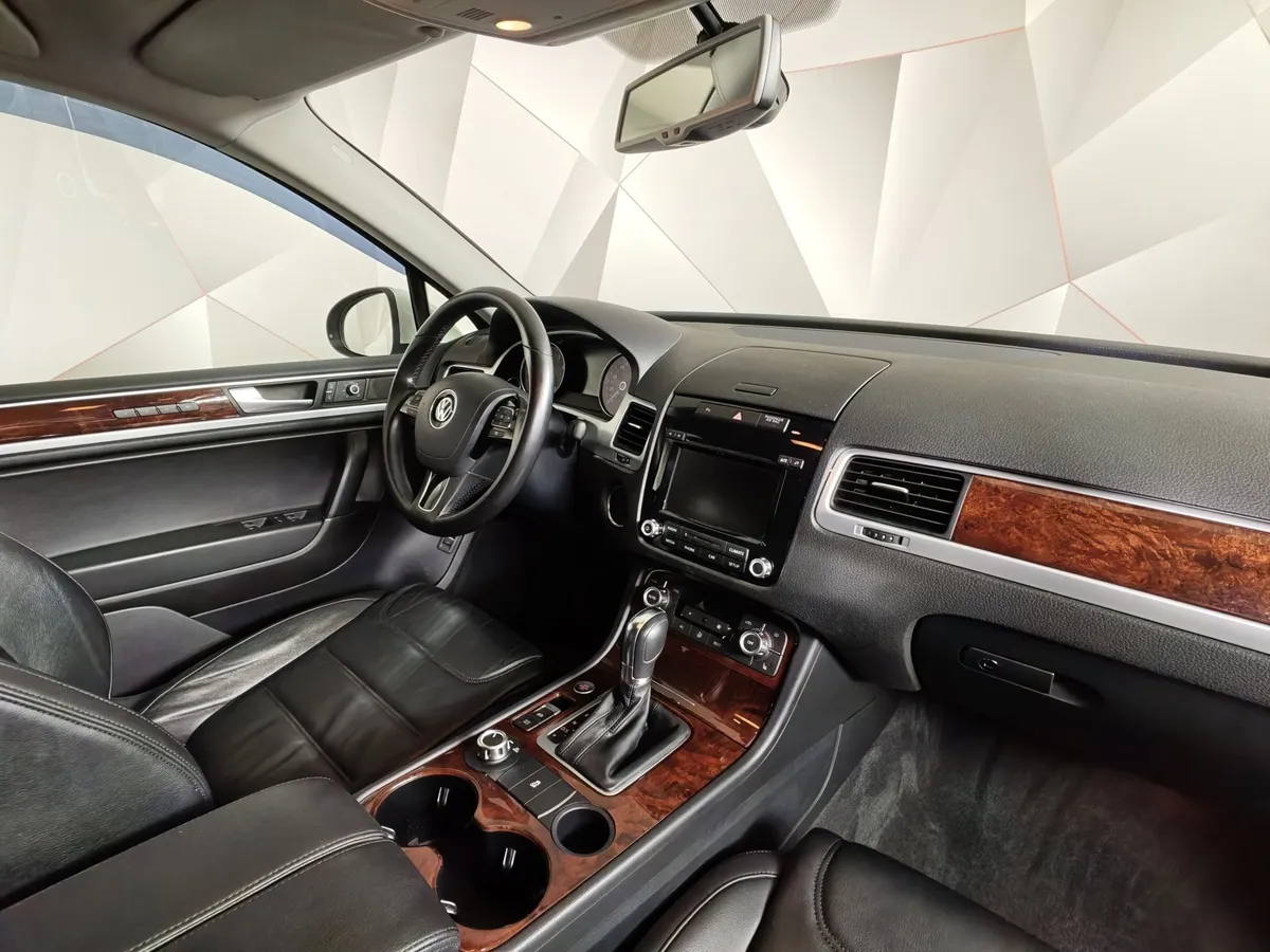 Volkswagen Touareg 3.6 FSI Tiptronic 4Motion (249 л.с.) V6 FSI Белый в АВИЛОН. Слайд №12