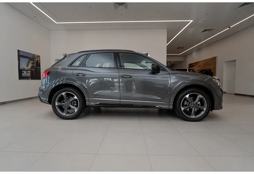 Audi Q3 2.0 45 TFSI S-tronic quattro (220 л.с.) Fashion Dynamic Edition Серый в АВИЛОН. Слайд №4