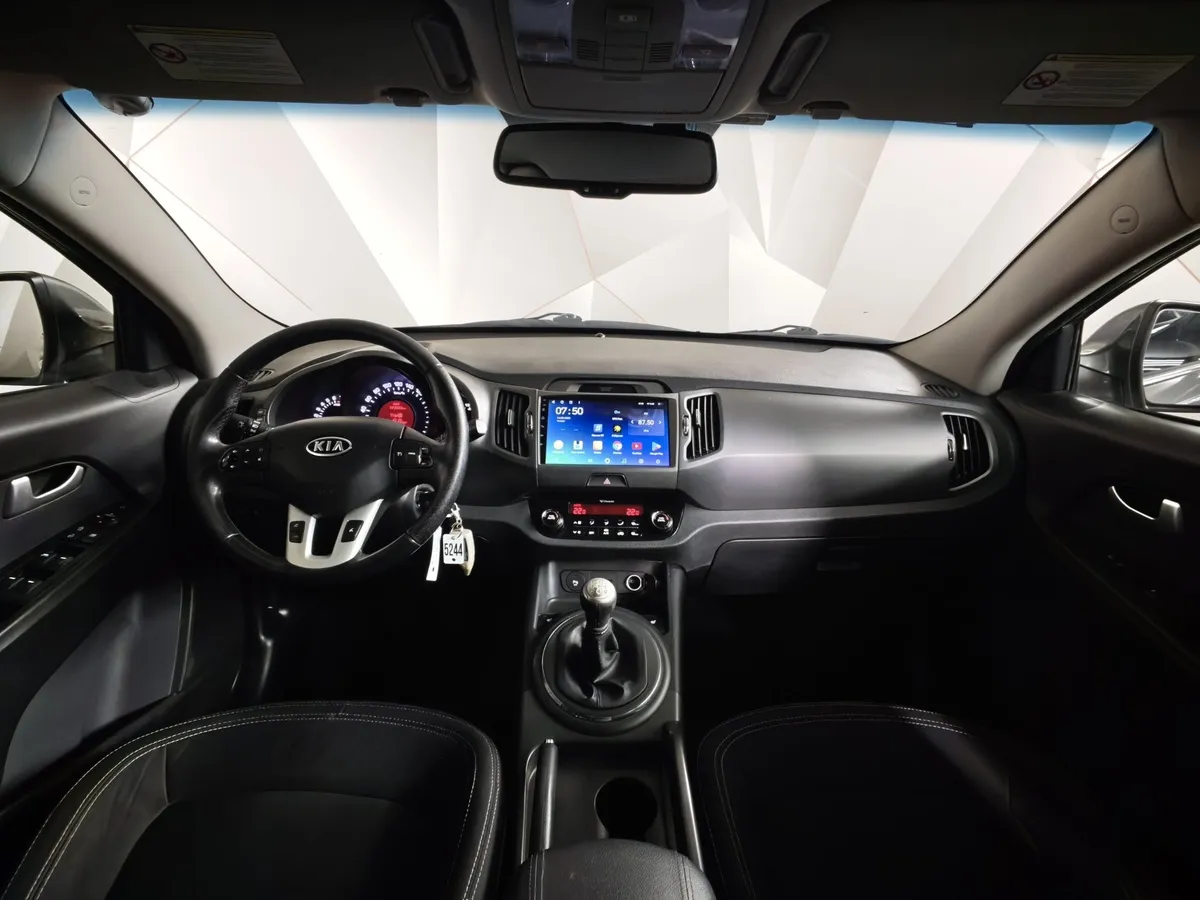 Kia Sportage 2.0 MT 4WD (150 л.с.) Серебристый в АВИЛОН. Слайд №11