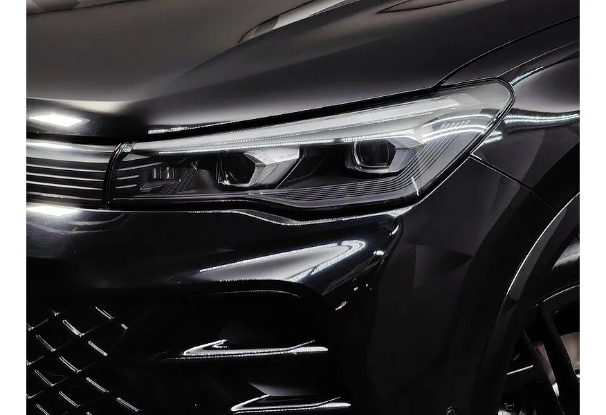 Volkswagen Tiguan 380 TSI 2.0 DSG 4WD (220 л.с.) R-Line Highline Черный в АВИЛОН. Слайд №10