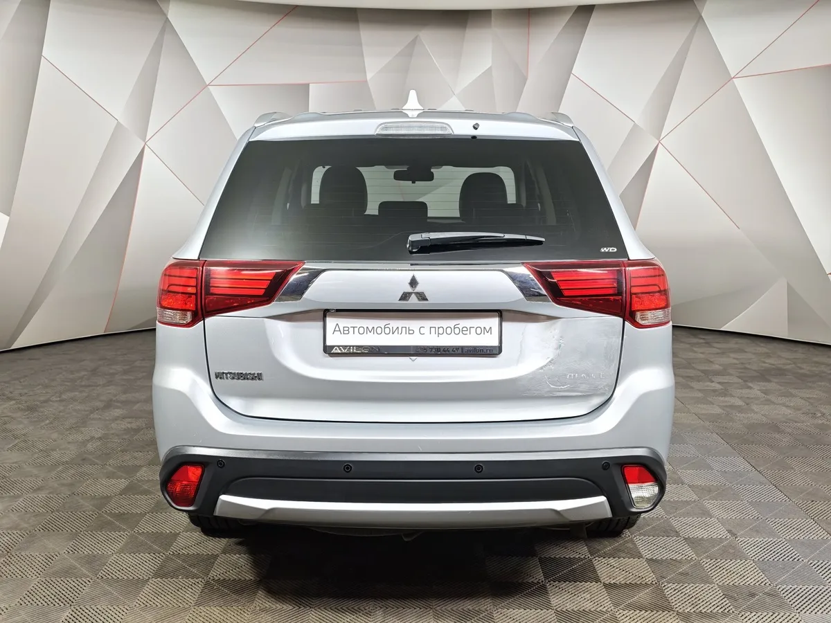 Mitsubishi Outlander 2.0 MIVEC CVT 4WD (146 л.с.) Intense Plus Серебристый в АВИЛОН. Слайд №8