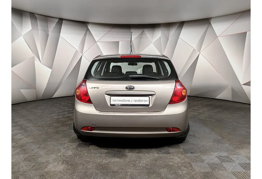 Kia Ceed 1.4 MT (109 л.с.) Бежевый в АВИЛОН. Слайд №8