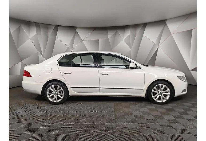 АВИЛОН - Skoda Superb 1.8 TSI AT (152 л.с.) Белый - slide 3