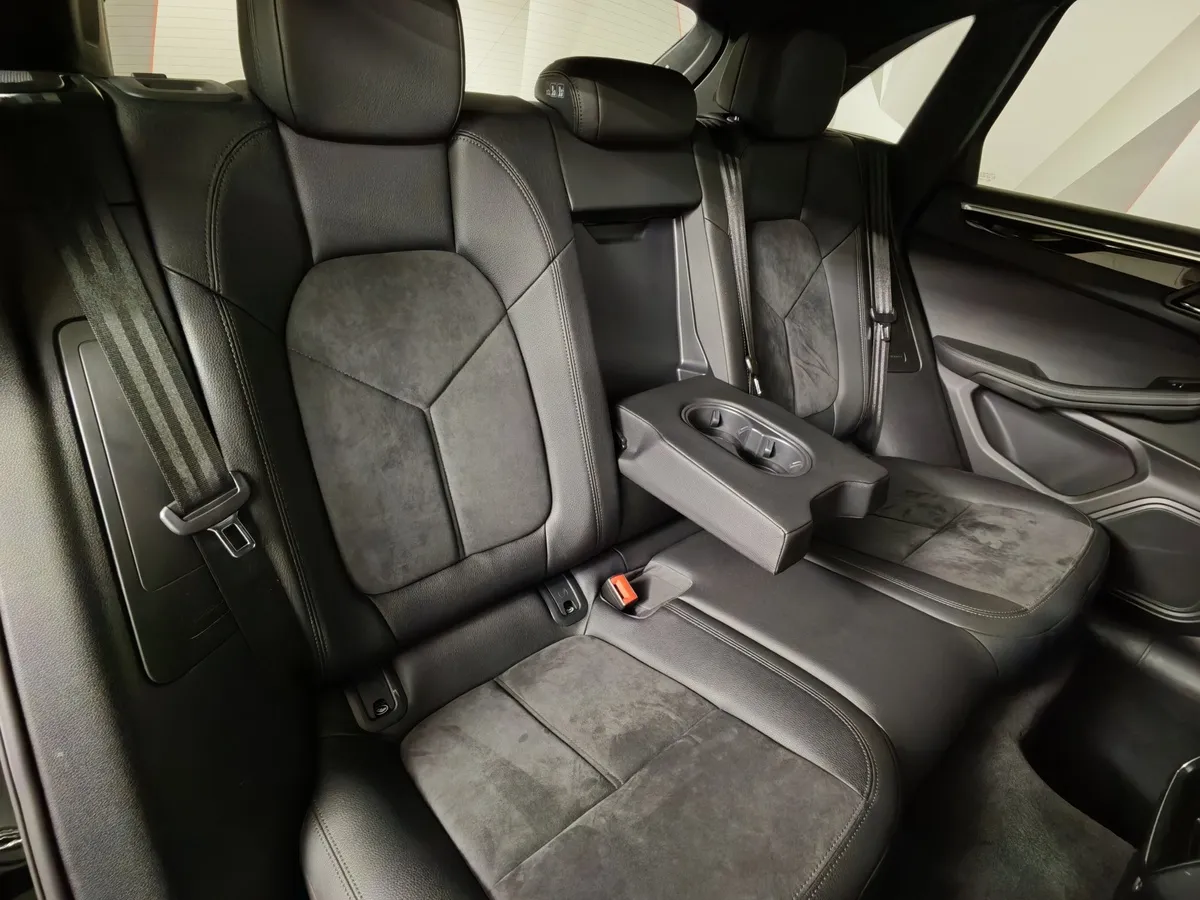 Porsche Macan 2.0 PDK AWD (252 л.с.) Черный в АВИЛОН. Слайд №17