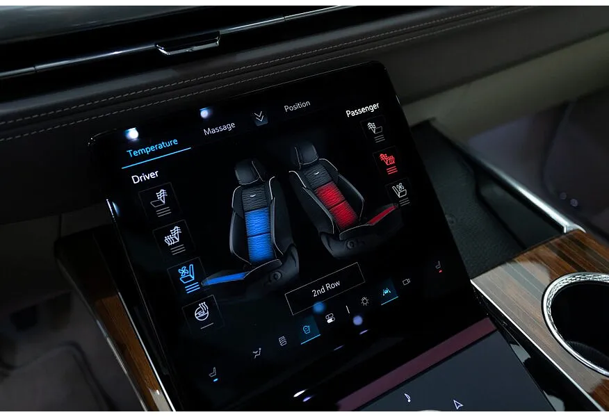 Cadillac Escalade 6.2 V8 AT AWD (420 л.с.) Sport Platinum Черный в АВИЛОН. Слайд №23