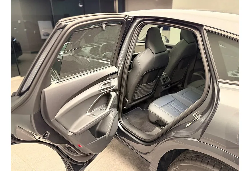 Audi Q5 Sportback 2.0 TFSI S tronic quattro (272 л.с.) Серый в АВИЛОН. Слайд №8