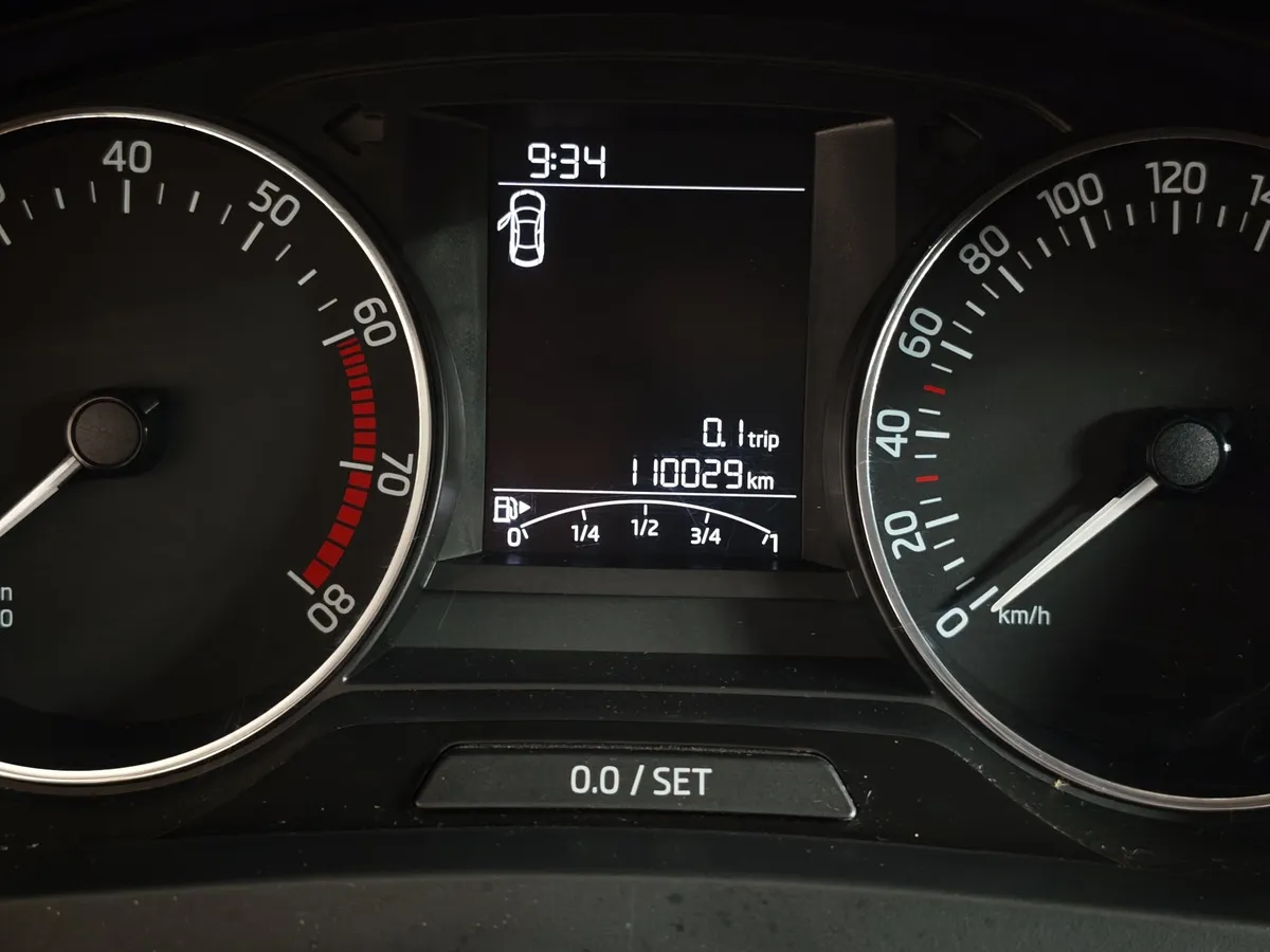 Skoda Rapid 1.6 MT (90 л.с.) Белый в АВИЛОН. Слайд №18