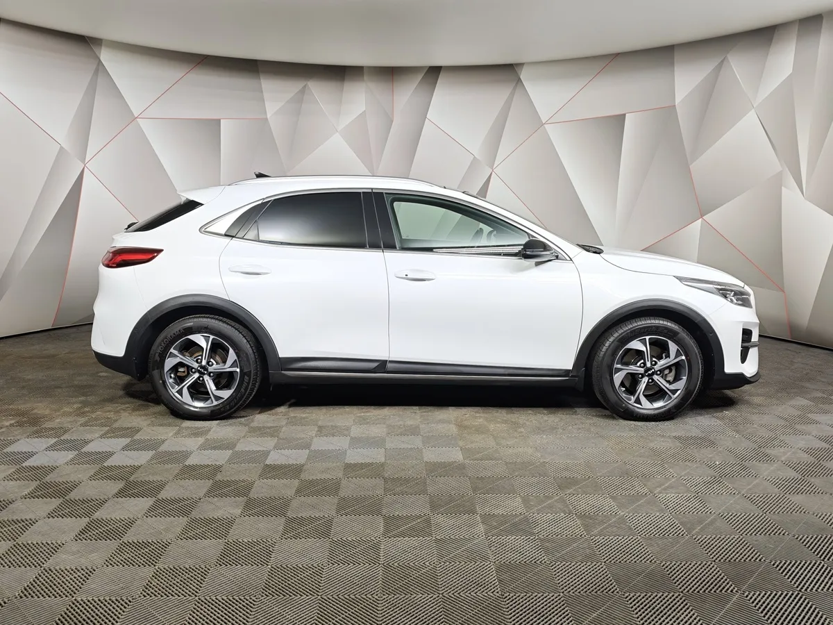 Kia XCeed 1.4 T-GDI (140 л.c.) Premium Plus Белый в АВИЛОН. Слайд №6