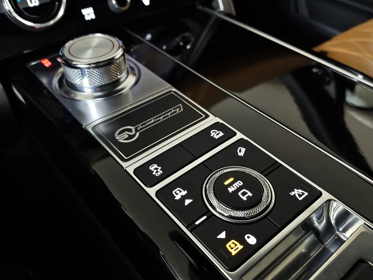 Land Rover Range Rover 5.0 V8 Supercharged AT AWD LWB (565 л.с.) SVAutobiography Зеленый в АВИЛОН. Слайд №24