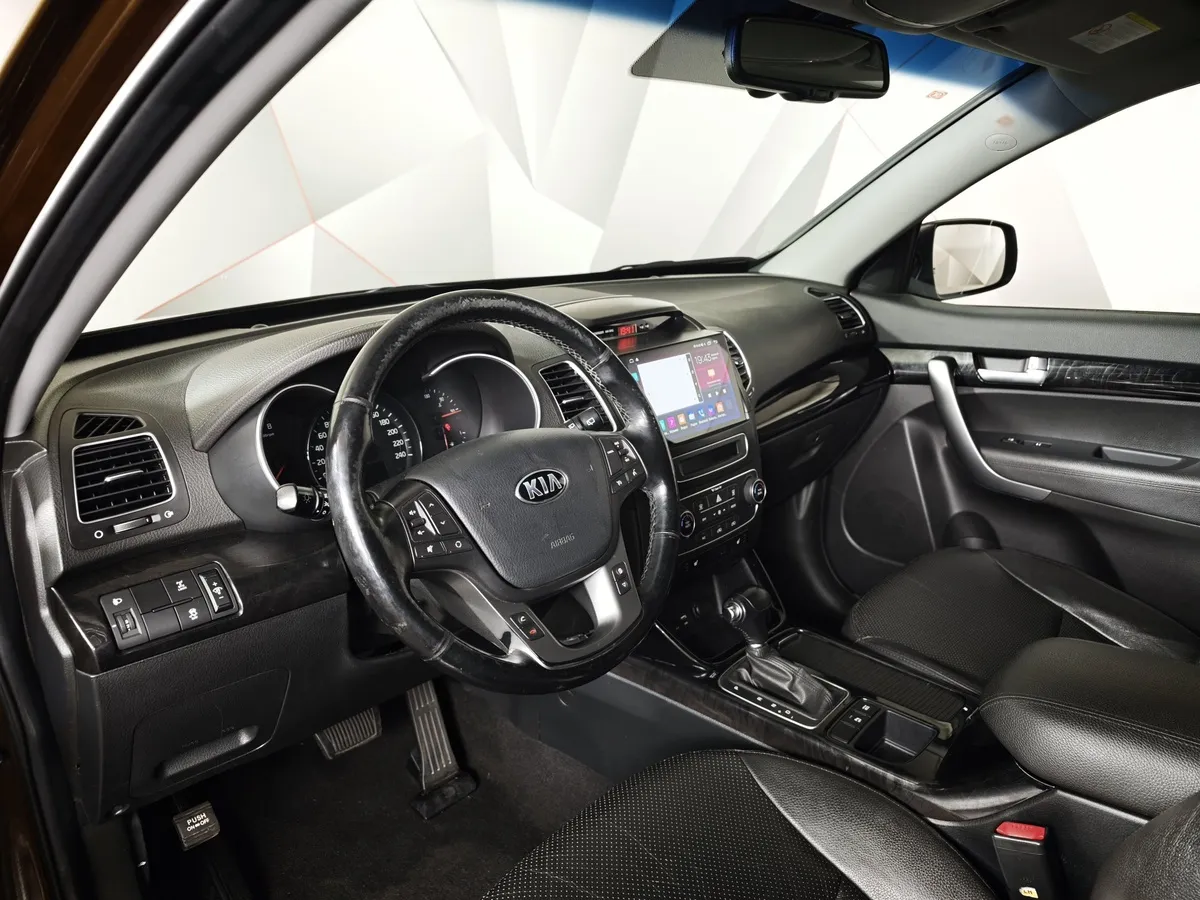 Kia Sorento 2.4 AT 4WD (175 л.с.) Comfort Коричневый в АВИЛОН. Слайд №18