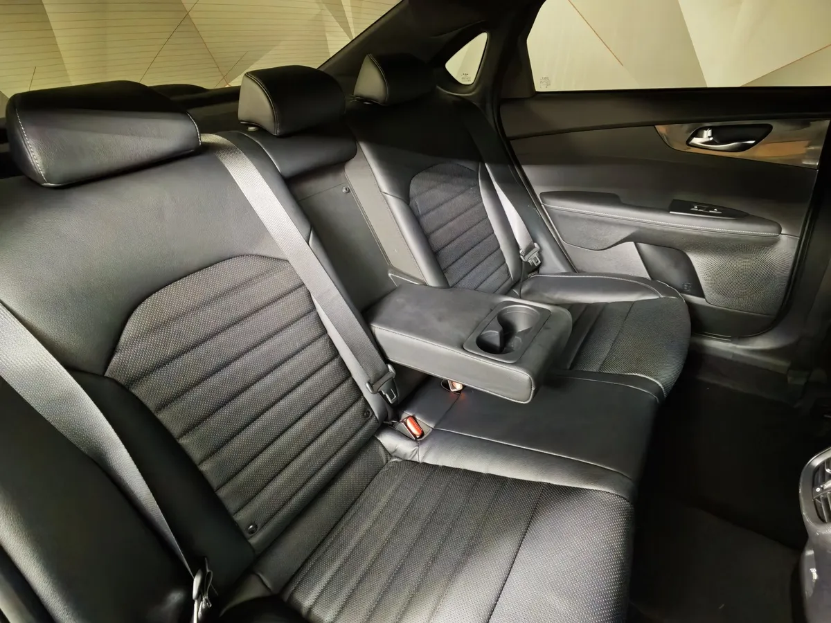 Kia Cerato 2.0 MPI AT (150 л.с.) GT Line Синий в АВИЛОН. Слайд №17