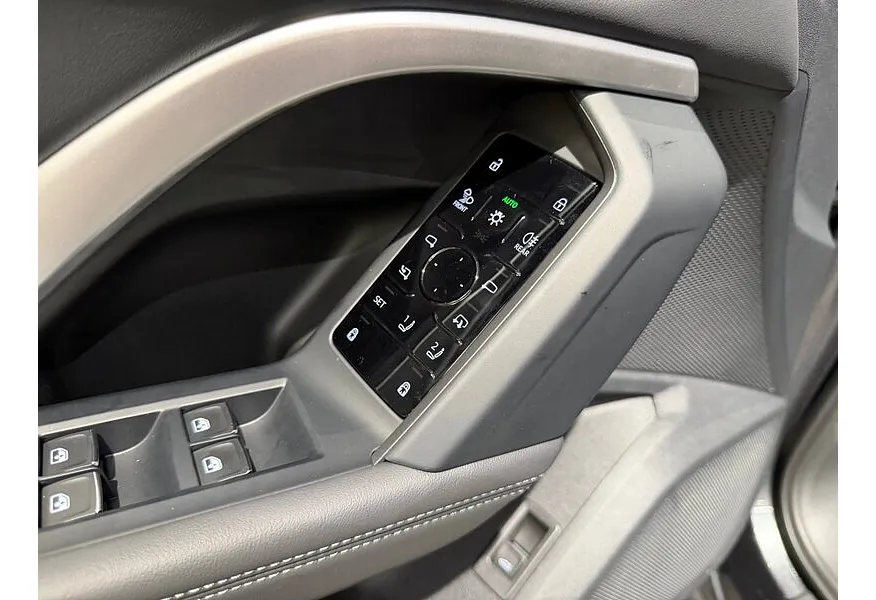 Audi Q5 2.0 TFSI S tronic quattro (272 л.с.) Серый в АВИЛОН. Слайд №15