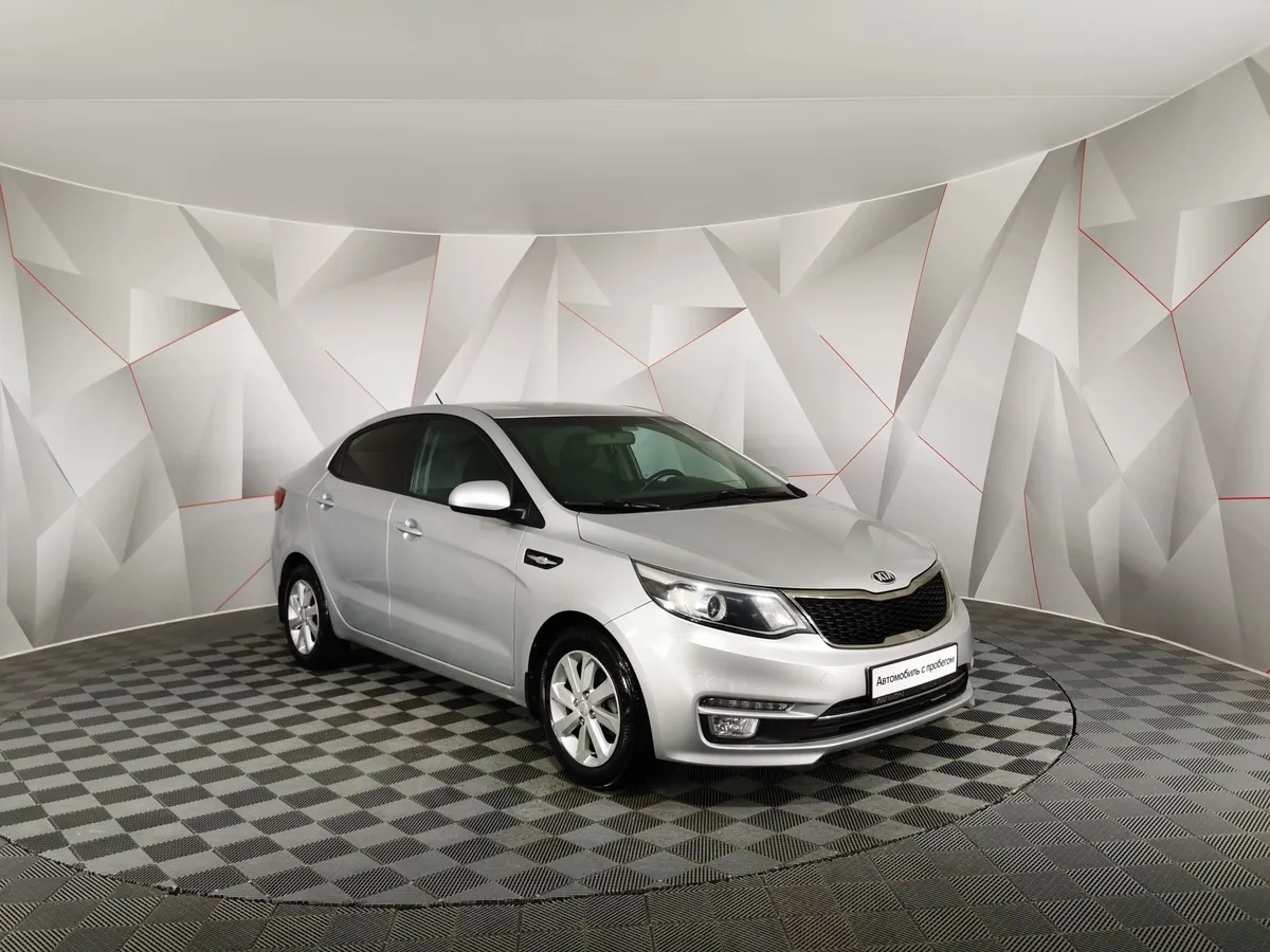 Kia Rio 1.6 AT (123 л.с.) Серебристый в АВИЛОН. Слайд №3