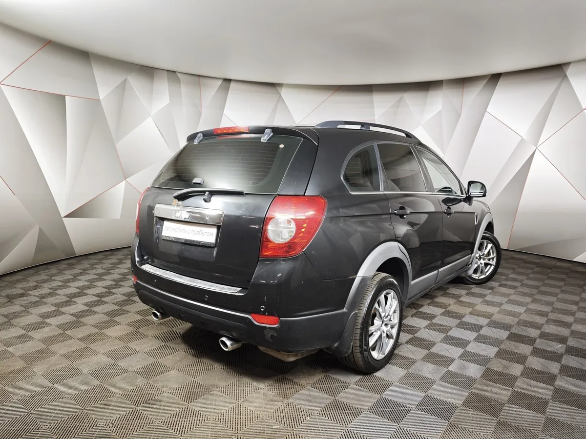 Chevrolet Captiva 2.4 AT 5 мест (136 л.с.) Черный в АВИЛОН. Слайд №2