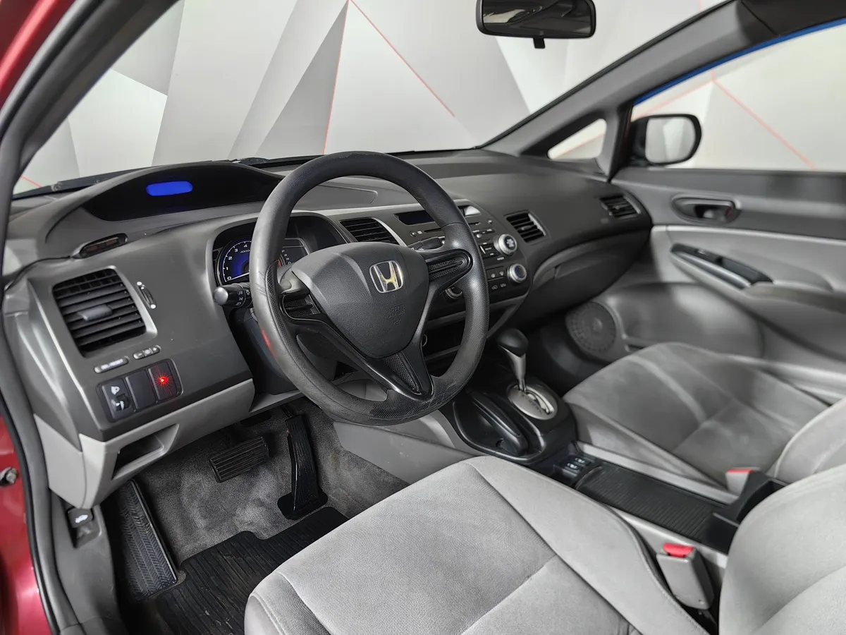 Honda Civic 1.8 AT (140 л.с.) Красный в АВИЛОН. Слайд №18