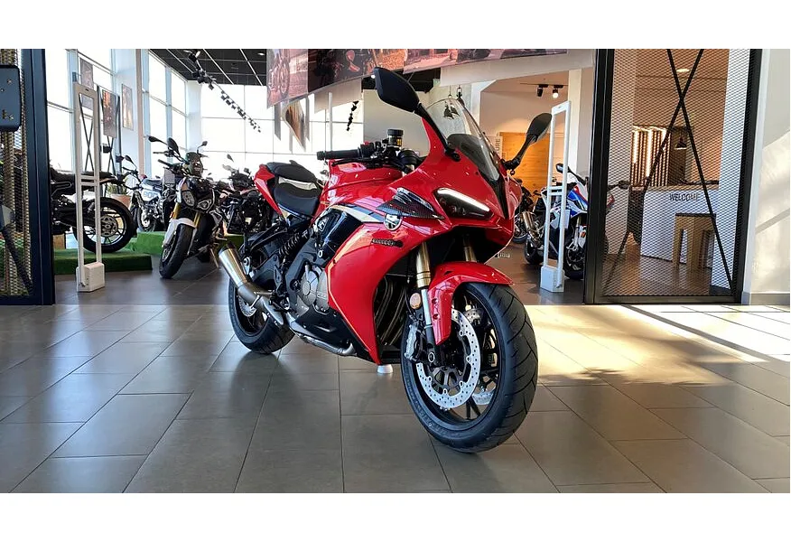 АВИЛОН - QJMOTOR SRK 600RC 600 см³ (88 л.с.) (88) 600 Красный - slide 1