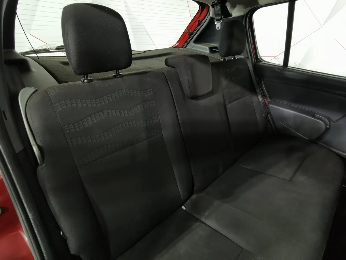 Renault Sandero 1.6 AT (103 л.с.) Stepway Красный в АВИЛОН. Слайд №15