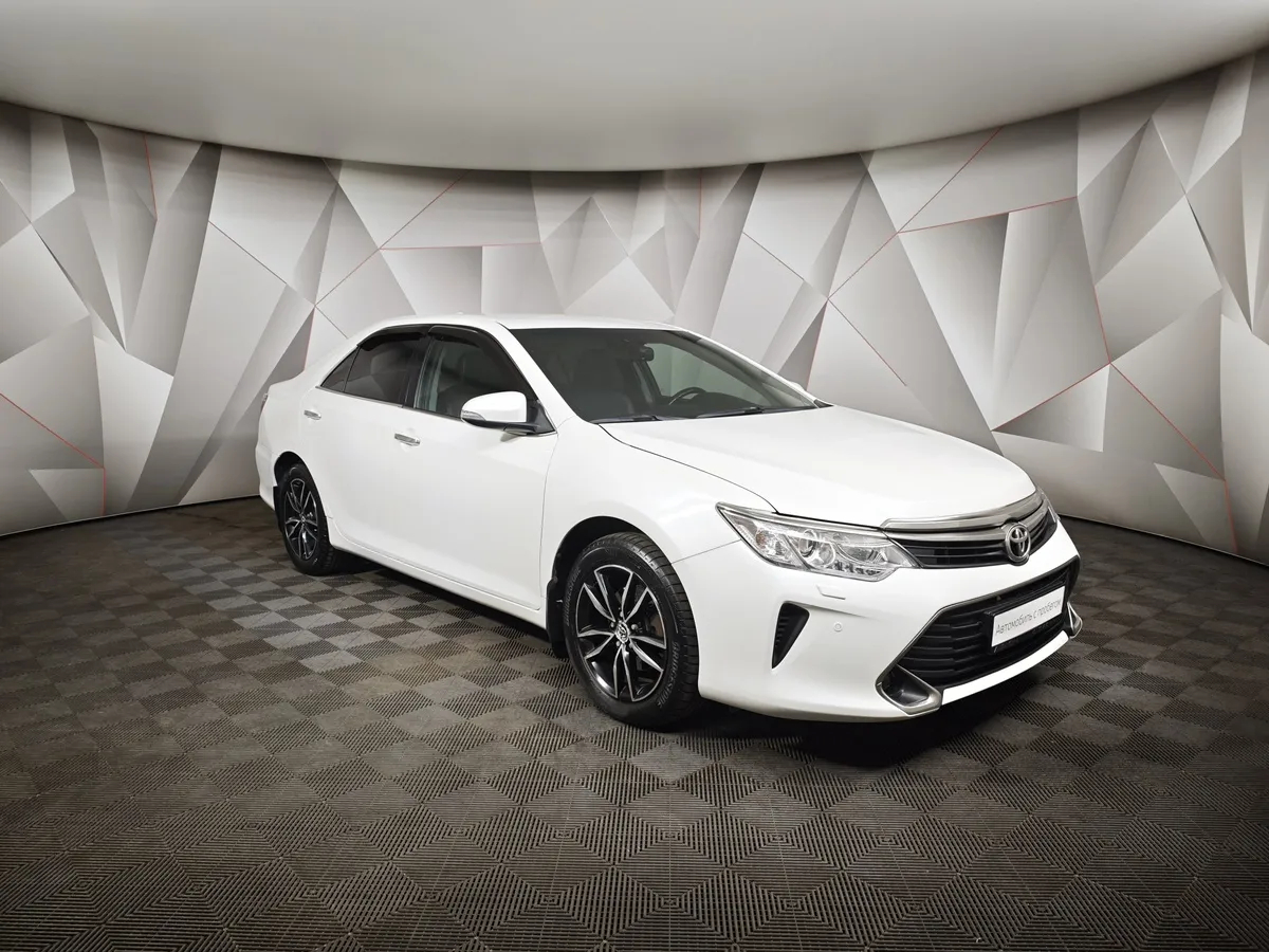 Toyota Camry 2.5 AT (200 л.с.) Белый в АВИЛОН. Слайд №3