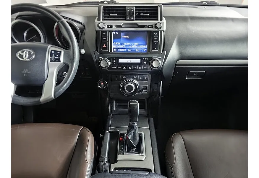 АВИЛОН - Toyota Land Cruiser Prado 2.8 D AT 4WD (5 мест) (177 л.с.) Комфорт Белый - slide 15