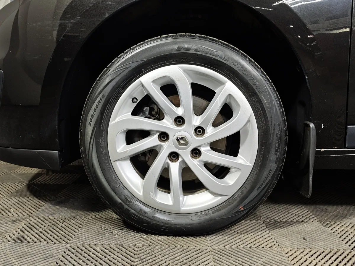 Renault Megane 1.6 MT (106 л.с.) Черный в АВИЛОН. Слайд №9